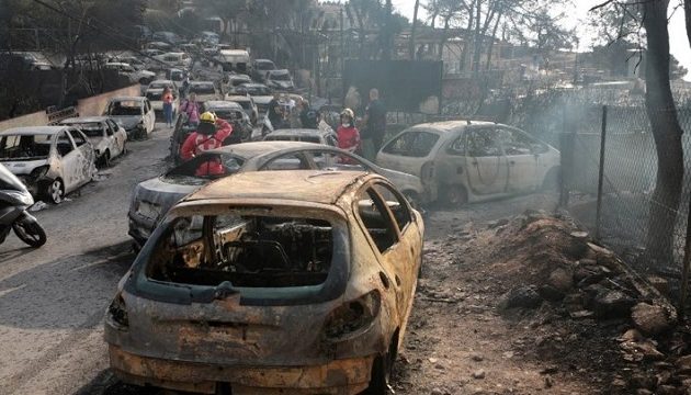 Στους 74 αυξήθηκαν οι νεκροί από τις φονικές πυρκαγιές στην Αττική