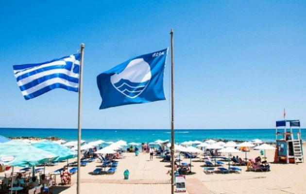 Ποιες είναι οι 38 παραλίες στην Ελλάδα που έχασαν την Γαλάζια Σημαία