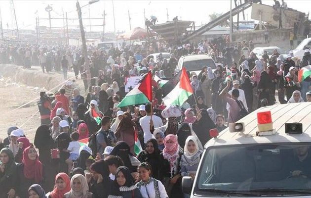 Χιλιάδες Παλαιστίνιες διαδήλωσαν στα σύνορα Γάζας-Ισραήλ