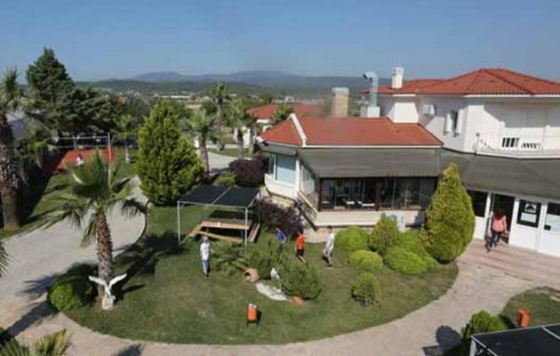 Το τουρκικό καθεστώς έκλεισε το σχολείο της Γερμανικής Πρεσβείας στη Σμύρνη