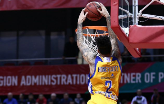 Πασίγνωστος μπασκετμπολίστας άνοιξε πυρ εναντίον αστυνομικών (φωτο)