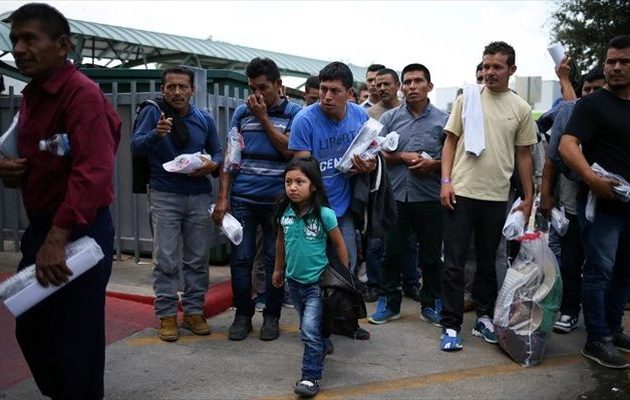 ΗΠΑ: Παιδιά παράτυπων μεταναστών κινδυνεύουν να μην ξαναδούν τους γονείς τους