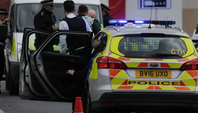 Συνέλαβαν τρεις άνδρες για την επίθεση με οξύ σε 3χρονο παιδί στην Αγγλία
