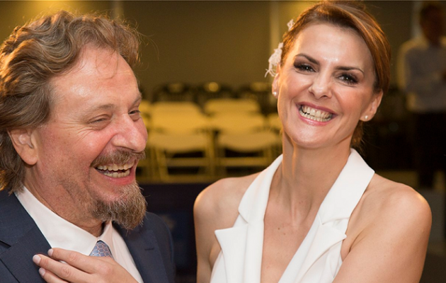 «Γάμος» ΝΔ-ΠΑΣΟΚ: Παντρεύτηκαν η Κατερίνα Μάρκου και ο Θανάσης Οικονόμου