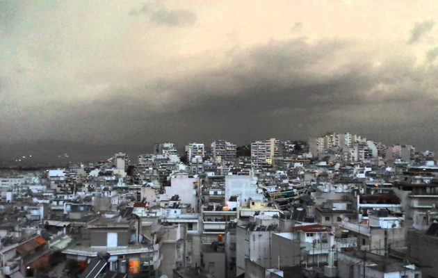 Καιρός: Βροχές και καταιγίδες τη Δευτέρα