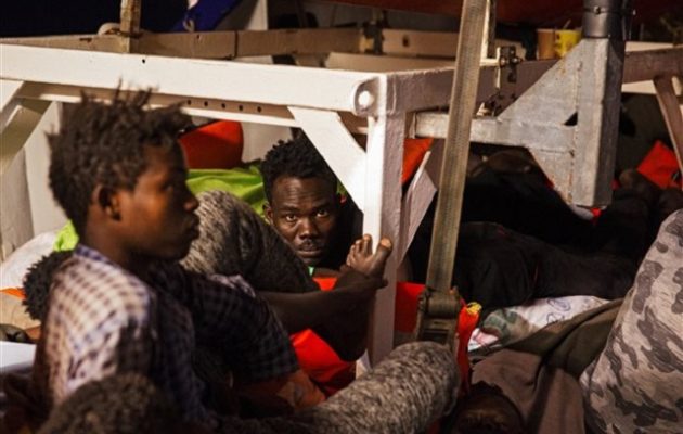 Η Ιταλία προμηθεύει με δέκα ταχύπλοα και δύο πλοία την Λιβύη