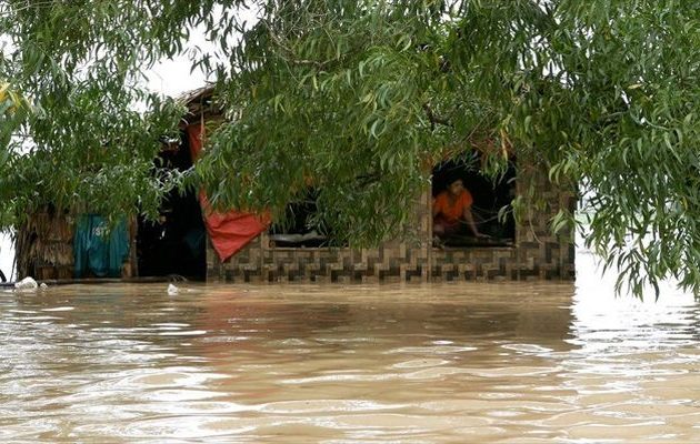 Πλημμύρες στην Μιανμάρ – Δεκάδες χιλιάδες εκτοπισμένοι, δέκα νεκροί