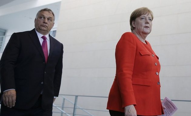 «Τα έσπασε» με Όρμπαν η Μέρκελ- «Δείχνουμε ανθρωπιά στους πρόσφυγες όταν τους κλείνουμε την πόρτα»