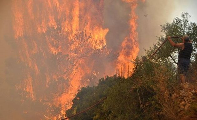 Πολύ υψηλός κίνδυνος πυρκαγιάς το Σαββατοκύριακο – Δείτε σε ποιες περιοχές (χάρτες)