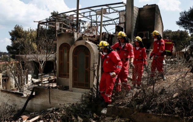 Τραγικός απολογισμός: 91 οι νεκροί και 25 οι αγνοούμενοι από τις φονικές πυρκαγιές (βίντεο)