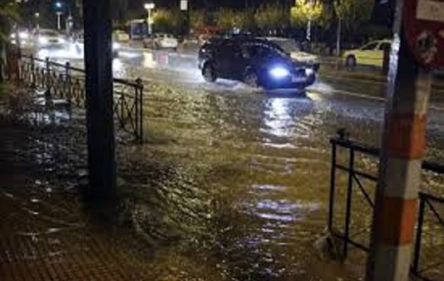 Αττική: Προβλήματα από τη βροχόπτωση – Πού διεκόπη η κυκλοφορία