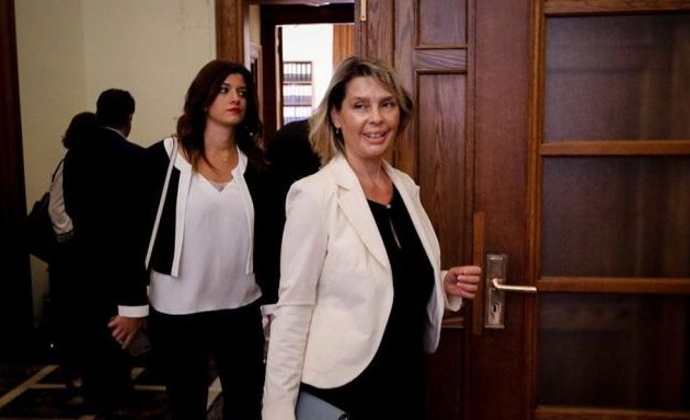 «Καρφί» Παπακώστα: Στα υπουργικά του Σαμαρά γελούσαν με ανέκδοτα