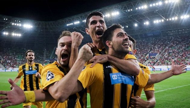 Κουνάει σεντόνι η ΑΕΚ – Νίκησε τη Βίντι (2-1) και είναι αγκαλιά με τους ομίλους του Τσάμπιονς  Λιγκ
