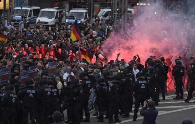 Μέρκελ: Το μίσος στον δρόμο δεν έχει θέση στη Γερμανία