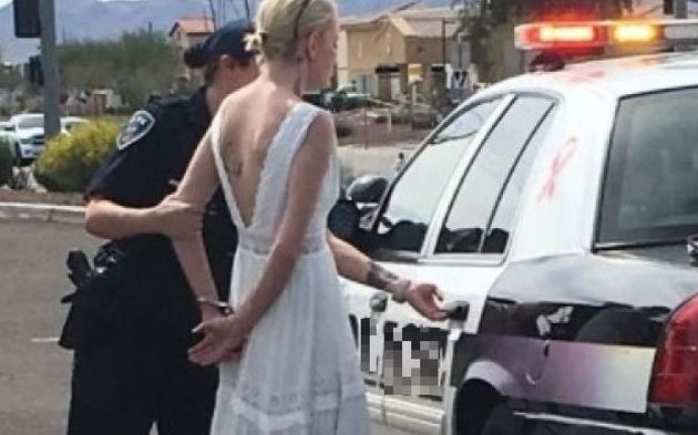 42χρονη νύφη το «έσκασε» μεθυσμένη από το γλέντι της στην Πάφο, οδηγούσε «τύφλα» και επιτέθηκε στους αστυνομικούς