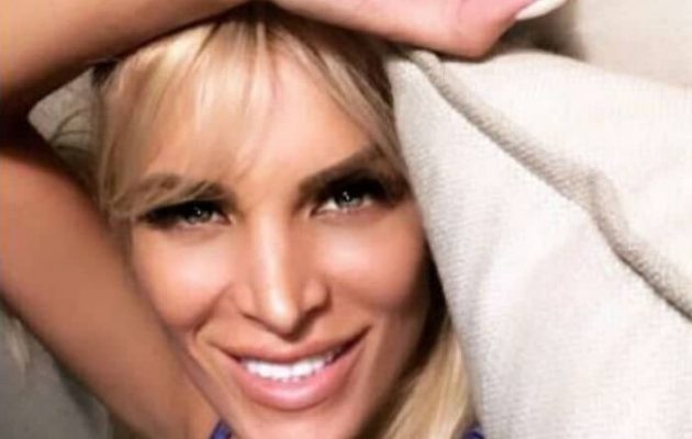 H Κατερίνα Καινούργιου στο κρεβάτι με αποκαλυπτικό νυχτικό (φωτο)