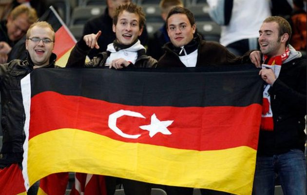 Γερμανίδα καθηγήτρια «καθησυχάζει»: «Γερμανοί, μην ανησυχείτε εάν γίνετε μειονότητα στις πόλεις σας»