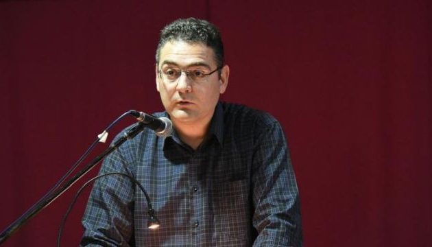 «Ψέμα» η έξοδος της Ελλάδας από τα μνημόνια, λέει το ΚΚΕ