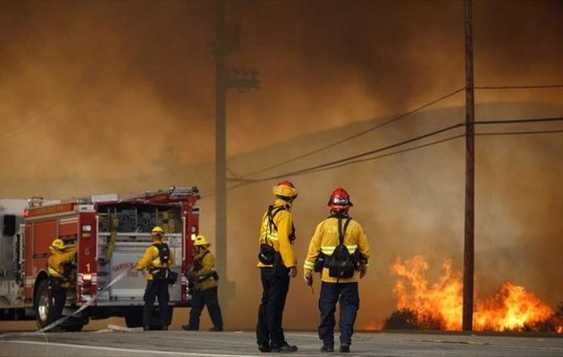 Μάχη με τις φλόγες στην Ισπανία – Πυρκαγιά κατακαίει μεγάλο δασικό πάρκο