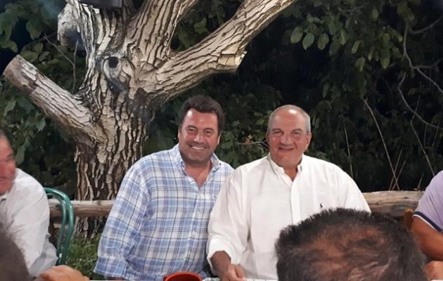 Σε ταβέρνα της Λευκάδας ο μαυρισμένος Καραμανλής – Έστησαν γλέντι για χάρη του (φωτο)