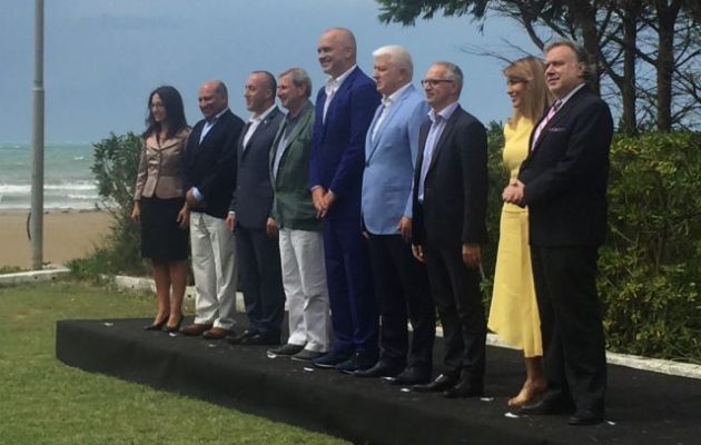 Ο Κατρούγκαλος διαμήνυσε στους δυτικοβαλκάνιους ότι η Ελλάδα τους υποστηρίζει να γίνουν Ευρωπαίοι