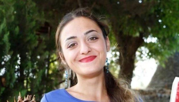 Τουρκάλα-«μινιόν» καταβροχθίζει 255 σις κεμπάπ σε 23 λεπτά για ένα smartphone (φωτο)