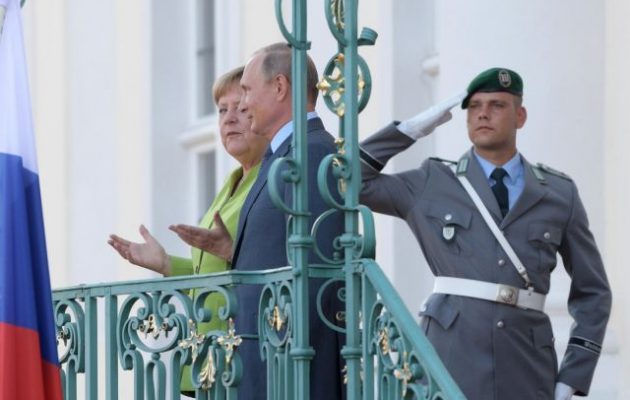 «Απαραίτητη η συνεργασία με τη Ρωσία» είπε η Μέρκελ αφού «τα είπε» με τον Πούτιν