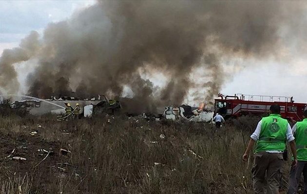 Αεροσκάφος με 101 επιβάτες συνετρίβη στο Μεξικό – Κανένας νεκρός (βίντεο)