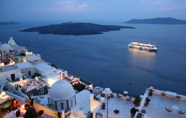FedHATTA: Οι Έλληνες αύξησαν τα ταξίδια τους – Που πάνε στο εξωτερικό και που στην Ελλάδα