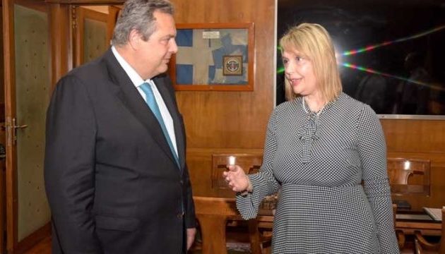 Συνάντηση Π. Καμμένου με Κατερίνα Παπακώστα στη Βουλή