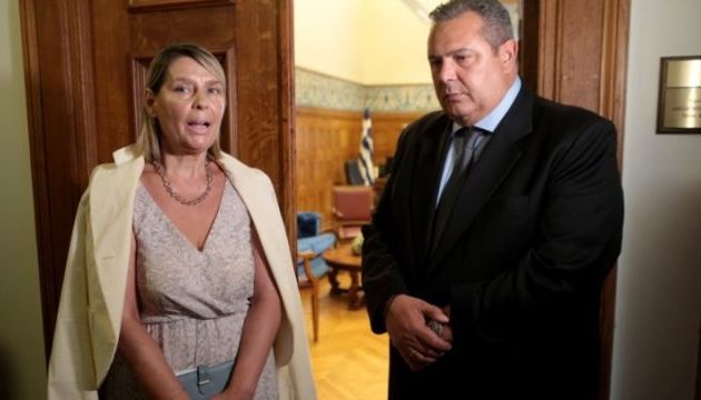 Τι ανακοίνωσαν Καμμένος και Παπακώστα μετά τη συνάντησή τους στη Βουλή