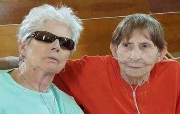 74χρονη παντρεύτηκε τη σύντροφό της που… είχε πεθάνει