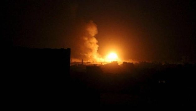 Υεμένη: Σφυροκόπησαν από αέρος το αεροδρόμιο της πρωτεύουσας Σαναά