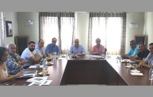 Αρραβώνας ΝΔ – Χρυσής Αυγής: Ο σύμβουλος Μητσοτάκη μαζί με ακροδεξιούς πριν τη ΔΕΘ