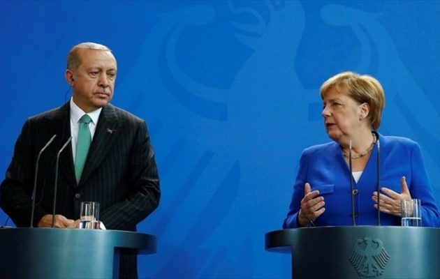 Ο Ερντογάν ζήτησε από τη Μέρκελ να χαρακτηρίσει τρομοκράτη τον Γκιουλέν – Τι του είπε η Γερμανίδα