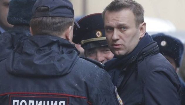 «Πάγωσε» ο Ναβάλνι: Tον συνέλαβαν στη Ρωσία την ώρα που έβγαινε από… τη φυλακή
