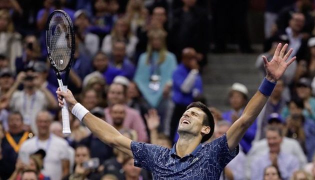 Ο απίστευτος Τζόκοβιτς σαρώνει και πανηγυρίζει ελληνικά – Δείτε τι φώναξε (βίντεο)