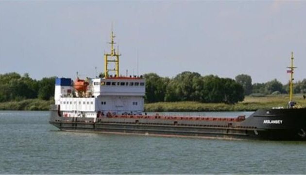 Πλοίο που πήγαινε Κωνσταντινούπολη «κόλλησε» στη βόρεια Εύβοια