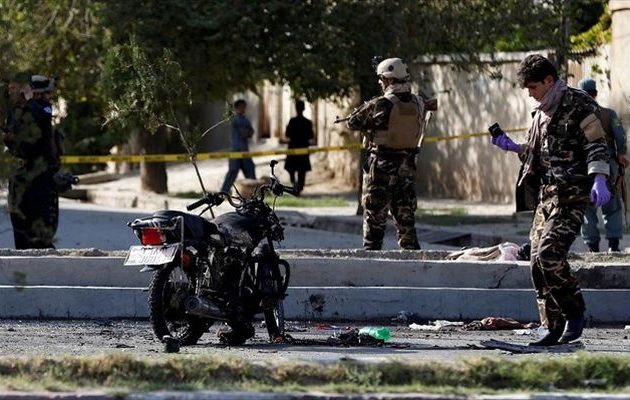 Επίθεση αυτοκτονίας με επτά νεκρούς στην Καμπούλ – Το Ισλαμικό Κράτος πίσω από το χτύπημα
