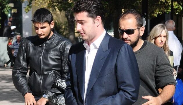 Σφίγγει ο κλοιός για το Φλώρο – Μία ανάσα από την άσκηση διώξεων για τα πλαστά