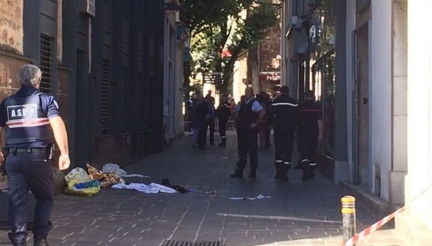 Σοκ στη Γαλλία: Άνδρας μαχαίρωσε και σκότωσε αστυνομικό διευθυντή