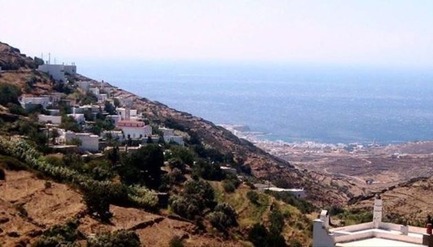 Τραγικό: Τοίχος καταπλάκωσε και σκότωσε δύο άνδρες στην Τήνο