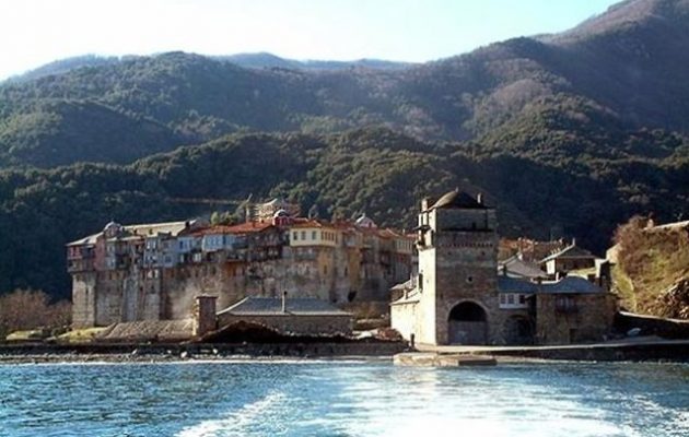 Σορός άνδρα αγνώστων στοιχείων βρέθηκε στη θάλασσα κοντά στην Ιερά Μονή Ιβήρων