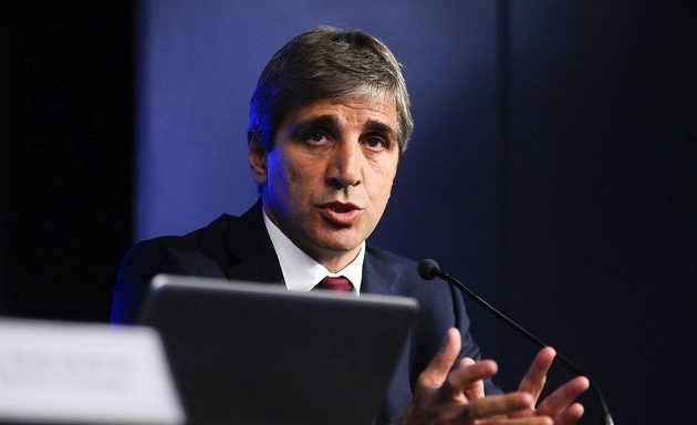 Παραιτήθηκε ο κεντρικός τραπεζίτης της Αργεντινής Λούις Καπούτο