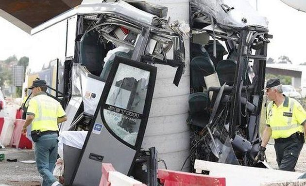 Τραγικό τροχαίο στην Ισπανία: Λεωφορείο «σφηνώθηκε» σε γέφυρα – Πέντε νεκροί