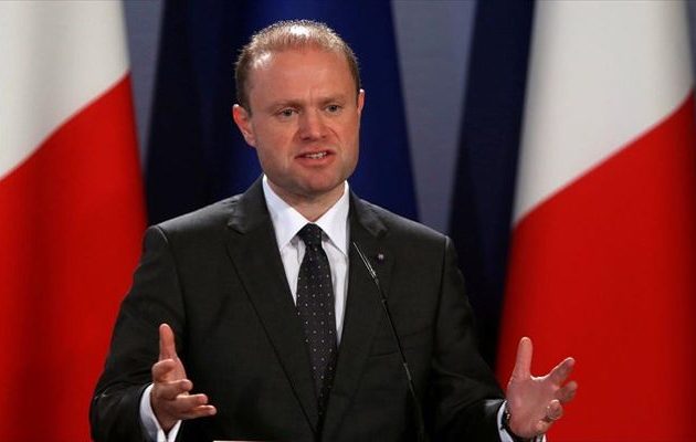 Η Ευρωβουλή καλεί σε παραίτηση τον πρωθυπουργό της Μάλτας
