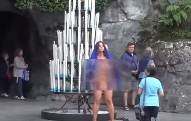Γαλλία: Γυναίκα πόζαρε γυμνή σε στάση προσευχής στην Παναγία της Λούρδης (βίντεο)