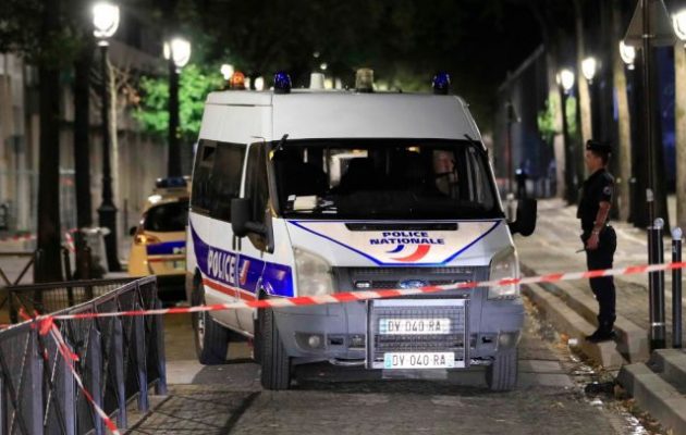 Αφγανός επιτέθηκε με σιδηρολοστό σε περαστικούς στο Παρίσι – Επτά τραυματίες