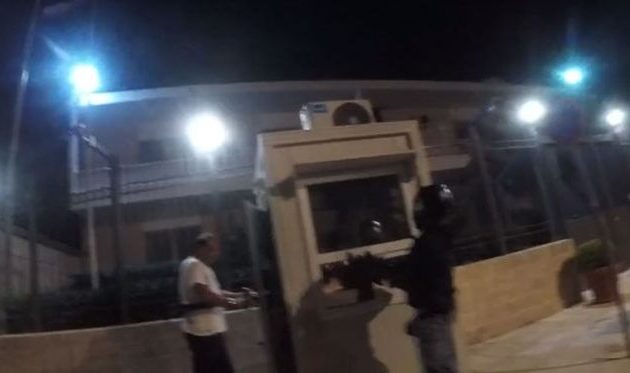 Διέταξαν ΕΔΕ για τον φρουρό της πρεσβείας του Ιράν – Γιατί ήταν με το κοντομάνικο