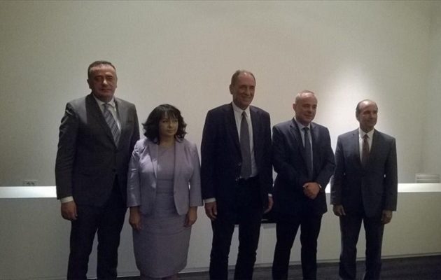 Πενταμερής Σταθάκη με ομολόγους ΗΠΑ, Ισραήλ, Βουλγαρίας, Σερβίας για ενεργειακά πρότζεκτ